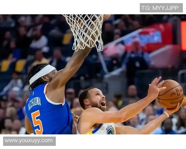 勇士与尼克斯2018年对决回顾：激情四溢的篮球盛宴与精彩瞬间分析