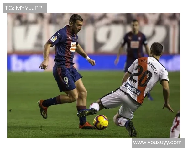 列日与塞维利的较量揭示了欧洲足球的激烈竞争与战术博弈