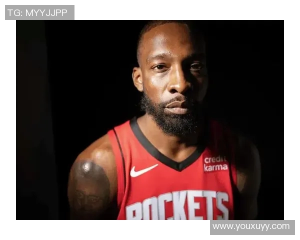 德雷蒙德格林的篮球生涯与领导力探索：从新秀到冠军的蜕变之路