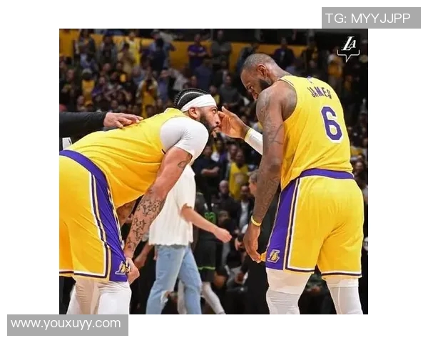 火箭队与森林狼激战24日期待精彩对决与球星表现 火箭队与森林狼激战24日期待精彩对决与球星表现